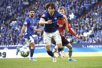 Geruchtenmolen: 'Eerste bod Feyenoord op Itakura aanzienlijk hoger dan bod Ajax'