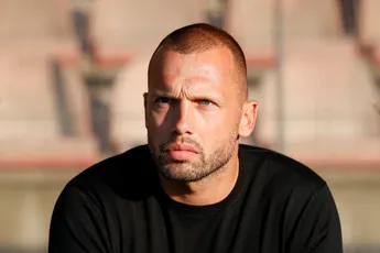 Heitinga tegen Excelsior op de bank als eindverantwoordelijke bij Ajax