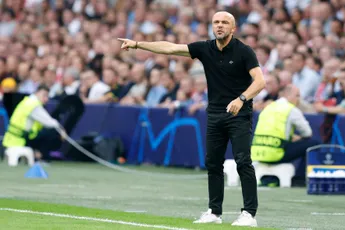 Schreuder: 'Als je dit Ajax zo ziet spelen met de fans erachter, daarvoor ben je trainer'