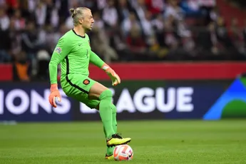Driessen ergert zich aan Van Gaal: 'Dat is een topkeeper en dat deed Pasveer'