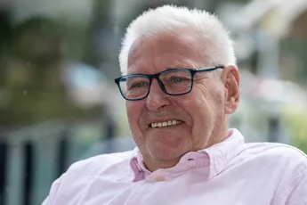 Ajax, FC Twente, PEC Zwolle en TOP Oss houden minuut stilte voor Schrijvers