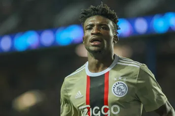 Bestel diverse items, waaronder het derde shirt, in de Ajaxshop nu met liefst 50% korting!