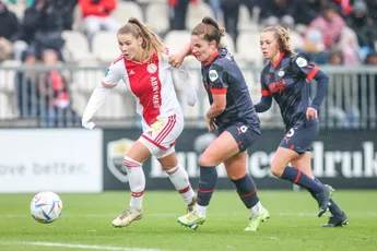 Pelova: 'Eerste reactie was om niet te gaan, omdat ik "mijn" club Ajax niet wilde verlaten'