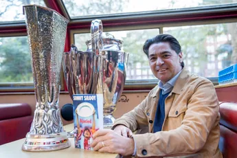 Ajax stelt clubicoon Silooy aan als assistent-trainer Ajax Vrouwen