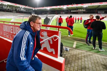Lodeweges als assistent-trainer bij Ajax: 'Ik weet niet of ik hem er goed vind passen'