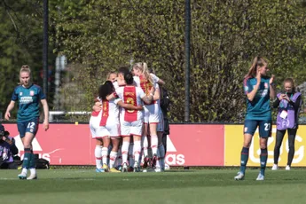 Ajax Vrouwen winnen topper van FC Twente en hebben kampioenschap in eigen hand
