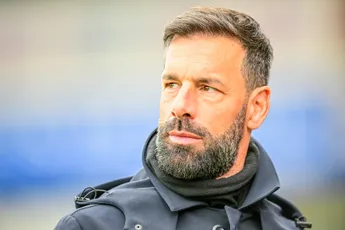 Van Nistelrooij reageert op situatie Van der Sar: 'Hij is zo ongelofelijk sterk'