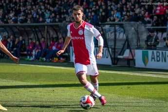 Deze veertien jeugdspelers vertrekken bij Ajax