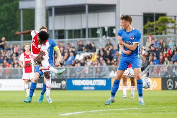 Jong Ajax geeft de doelpunten weg en verliest laatste thuiswedstrijd van het seizoen
