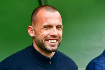 Heitinga bevestigt geruchten: 'Ben in gesprek met Liverpool'