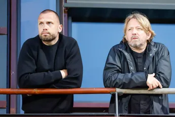 Heitinga kwam Ajax-exit door Mislintat snel te boven: 'Terugblikken vind ik heel negatief'