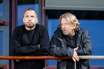 De Mos vindt dat Ajax geen buitenlandse trainer aan moet stellen: 'Dan doe je het helemaal verkeerd'