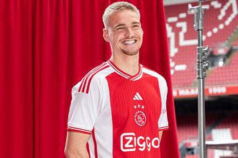 Ajax presenteert nieuw thuistenue met logo op oorspronkelijke positie