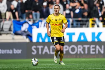 'Ajax-scouts op de tribune voor Elfsborg-verdediger Lagerbielke'