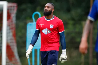 Vermeer hoopt op toestemming van FIFA om voor Suriname te mogen spelen