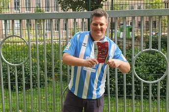 Ajax Boekenkast: ‘Ik denk dat Nouri als icoon en verbinder ongelooflijk belangrijk is geweest’