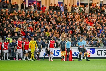 Jong Ajax heeft defensie weer niet op orde en gaat hard onderuit bij Jong AZ