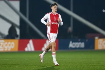 Kaplan brengt rust in defensie Jong Ajax, die opnieuw weinig weggeeft