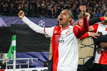 Ajax liet Stengs en Zerrouki lopen: 'Dat zijn twee blunders'