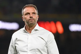 Steijn stapt zelf niet op als trainer van Ajax: 'Wil deze club uit de malaise trekken'