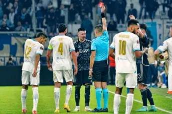 Berghuis vindt rode kaart onterecht: 'Ik twijfel zelfs over geel'