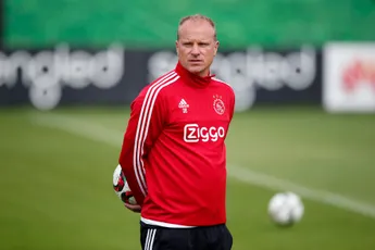 Bergkamp keert nooit meer terug bij Ajax: 'Op heel vervelende manier weggegaan; dan is het klaar ook'