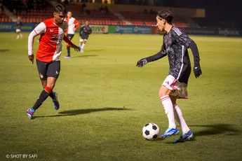 Ajax O17 verliest van Feyenoord O17 en ziet Rotterdammers kampioen worden