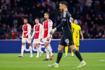 Kranten: 'Ajax is nu eenmaal een matig elftal, op weg naar de ondergrens van voorganger Steijn'