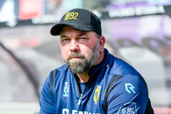 Janssen verlaat Vitesse en kiest voor hoofdtrainerschap in amateurvoetbal