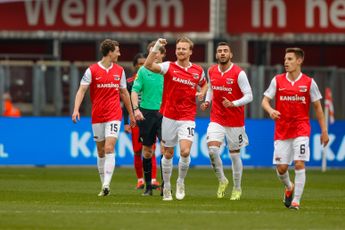 AZ loopt na makkelijke zege uit op Ajax, Feyenoord wint eenvoudig van Heracles
