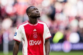 Kluivert heeft contact met Brobbey: 'Hij is goud waard voor Ajax'