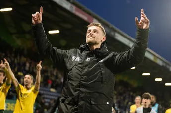 Sierhuis spreekt over duel met Ajax: 'Een wedstrijd waar ik bijzonder naar uitkijk'