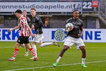Ajax begint met Bergwijn en Godts aan uitduel met PEC Zwolle