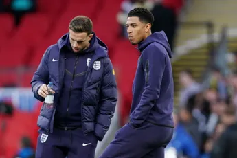 Bellingham kijkt op tegen Henderson: 'Ik probeer veel naar hem te luisteren'