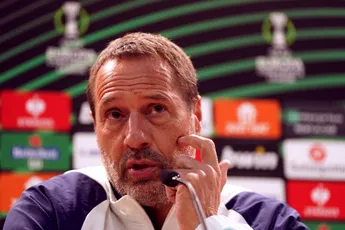 Van Basten had Van 't Schip voorlopig in functie gelaten: 'Vreemde gang van zaken'