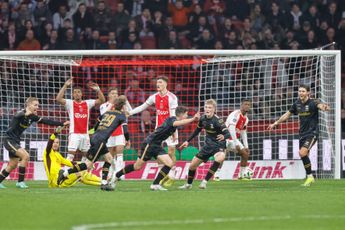 Ajax geeft overwinning op Go Ahead Eagles in blessuretijd uit handen na flater Ramaj