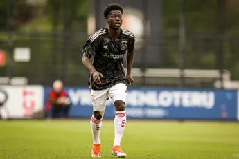 Ajax verlengt aflopend contract van Appiah; verdediger tekent tot medio 2028