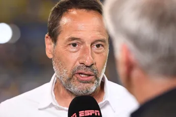 Van 't Schip vergelijkt huidig Ajax met eigen periode: 'Het is nu wat minder duidelijk'