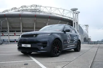 Ajax-spelers en hun luxe auto's: Verzekeren is moeilijker dan kopen