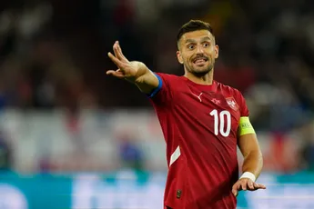 'Tadić stopt per direct als international van Servië na kritiek bondscoach Stojković'