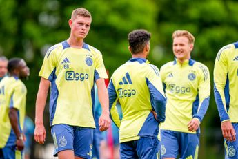 Ajax begint oefenduel met PEC Zwolle met Janse in de basis