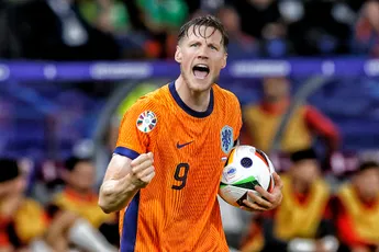 Koeman lacht akkefietje met Weghorst weg: 'Het gebeurt overal'