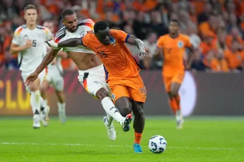 'Brobbey liet zich in de Johan Cruijff ArenA gelden als ijzersterk aanspeelpunt'