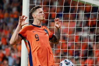 Van der Vaart verwacht vuurwerk bij Ajax: 'Weghorst niet voor de bank gehaald'