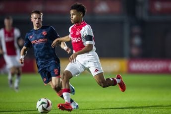 Alders spaarzaam lichtpuntje bij aanvallend machteloos Jong Ajax