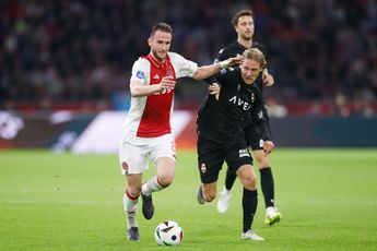 Ajax traint al langer in verschillende systemen: 'Het was wel een verrassing'