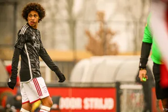 Ajax O16 verpulvert AZ O16 en blijft koploper; O15 laat niets heel van AFC O15 en ook O17 en O19 winnen