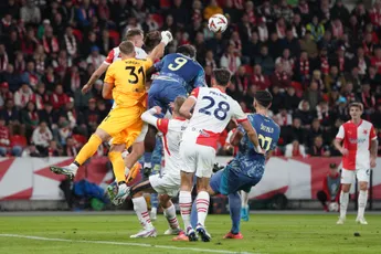 NB: 'Als Brobbey zijn kansen benut, win je deze wedstrijd gewoon'