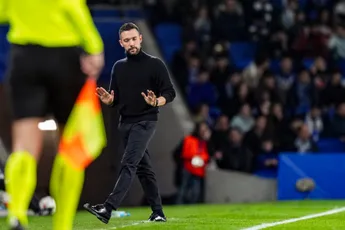 Gullit vraagt zich af: 'Vindt Farioli dat de spelers het niet kunnen?'