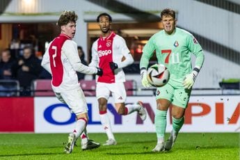 Jong Ajax profiteert van blunder Telstar-keeper en boekt eerste thuiszege